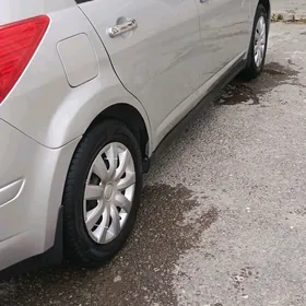 Nissan Versa 2011