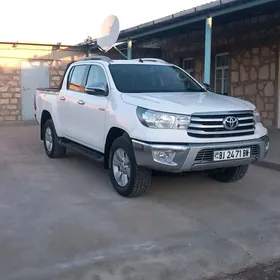 Toyota Hilux 2016