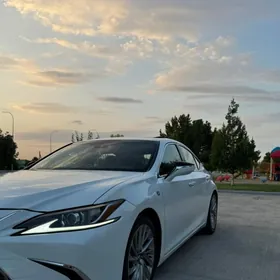 Lexus ES 350 2019