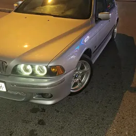 BMW E39 2001