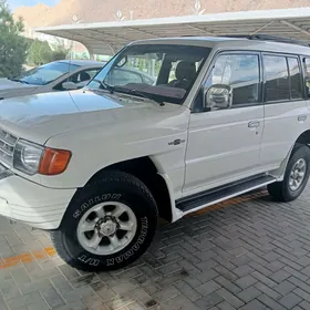 Mitsubishi Montero 2000