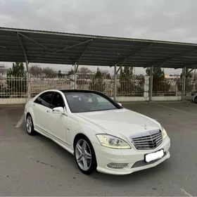 Mercedes-Benz S-Class 2013