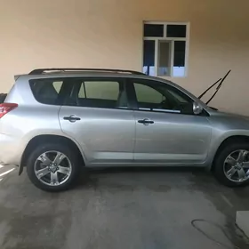 Toyota RAV4 2011