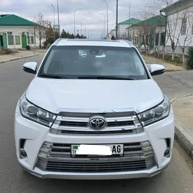 Toyota Highlander 2018