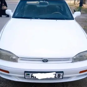 Toyota Camry 1989