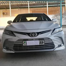 Toyota Camry 2018