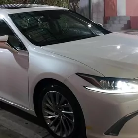 Lexus ES 350 2019