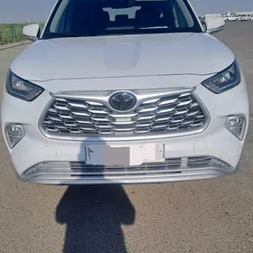 Toyota Highlander 2021