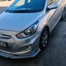 Hyundai Accent 2013