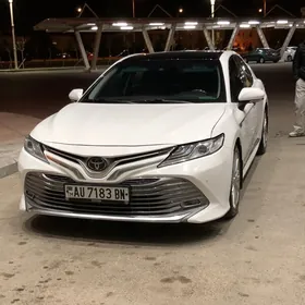 Toyota Camry 2018