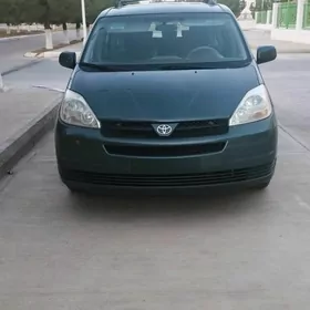 Toyota Sienna 2004