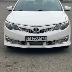 Toyota Camry 2014