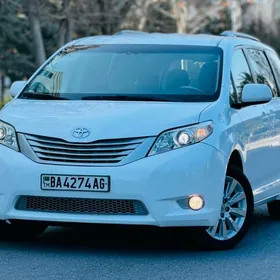 Toyota Sienna 2013