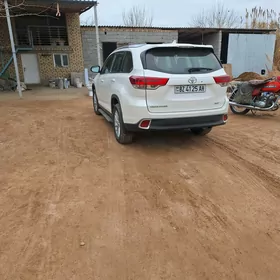 Toyota Highlander 2019