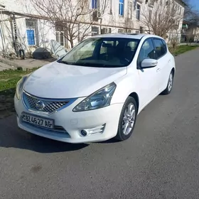 Nissan Tiida 2013