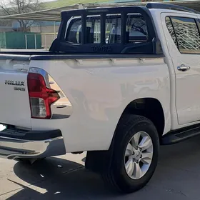 Toyota Hilux 2016