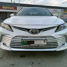 Toyota Camry 2021