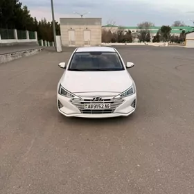 Hyundai Elantra 2020