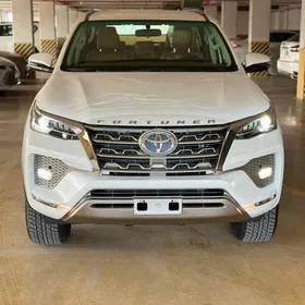 Toyota Fortuner 2024