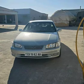 Toyota Camry 2000