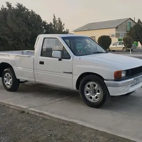 Isuzu Pickup 1990