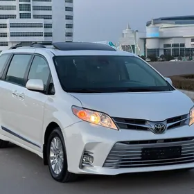 Toyota Sienna 2018