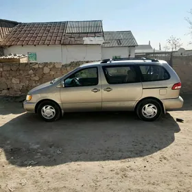 Toyota Sienna 2001