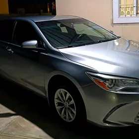 Toyota Camry 2017