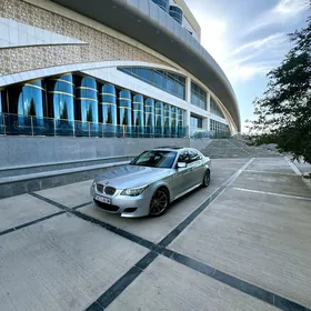 BMW E60 2004