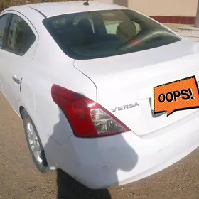 Nissan Versa 2012