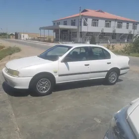 Nissan Primera 1993