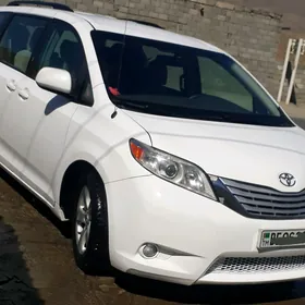 Toyota Sienna 2011