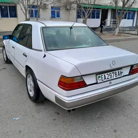 Mercedes-Benz 300-Class 1990