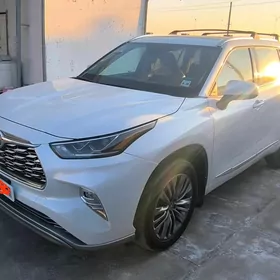 Toyota Highlander 2021