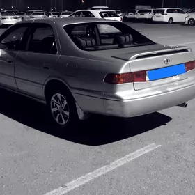 Toyota Camry 2000