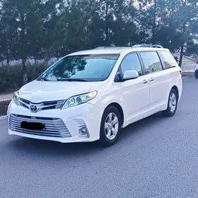 Toyota Sienna 2017