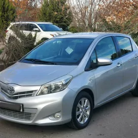 Toyota Yaris 2012