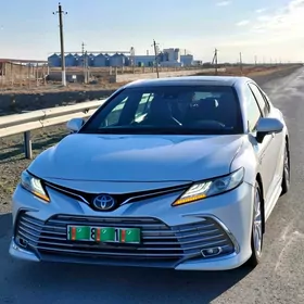 Toyota Camry 2018