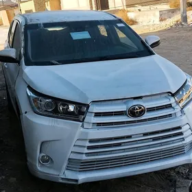 Toyota Highlander 2019