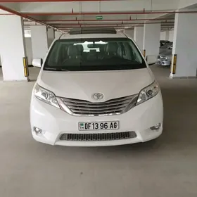 Toyota Sienna 2018