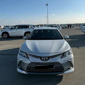 Toyota Camry 2022