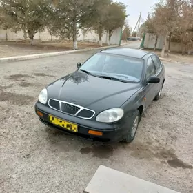 Daewoo Leganza 1998