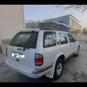 Nissan Pathfinder 1999