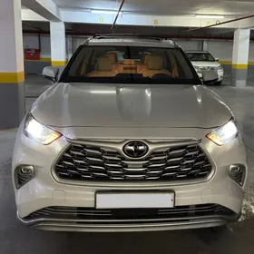 Toyota Highlander 2022