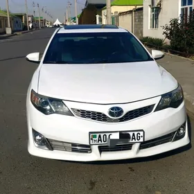 Toyota Camry 2014