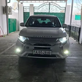 Mitsubishi Outlander 2022