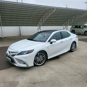 Toyota Camry 2020