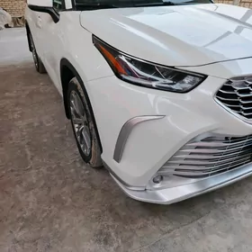 Toyota Highlander 2021