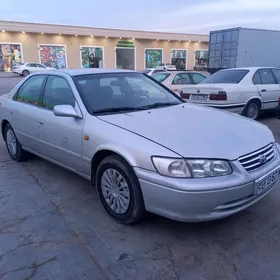 Toyota Camry 2001