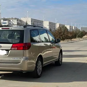 Toyota Sienna 2004